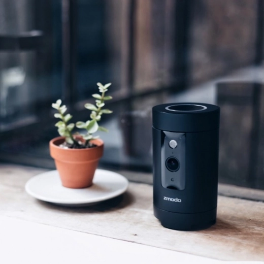 360°-os kamera automatikus forgással és éjjellátással