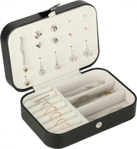 Rend a nyakláncoknak gubancolódás nélkül