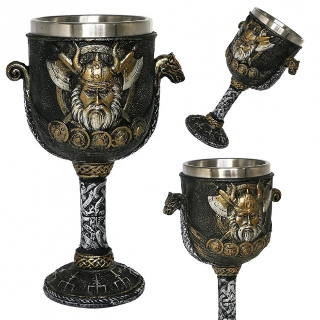 Díszes viking serleg