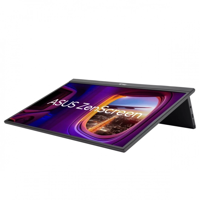17 hüvelykes IPS monitor