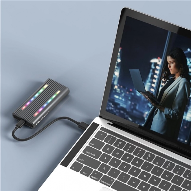 Külső ház M.2 SSD-hez RGB LED-el