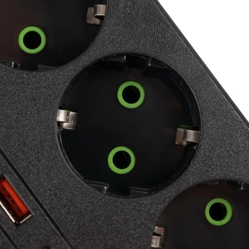 Praktikus Hálózati Elosztó USB-vel