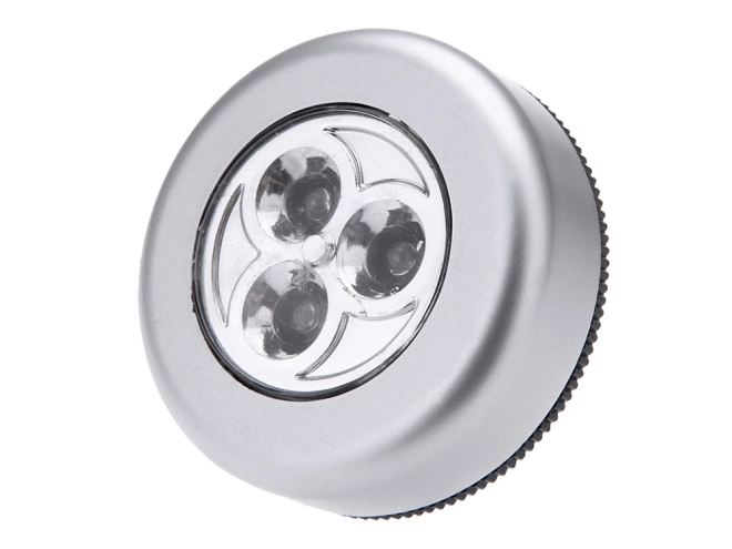Erős és takarékos 3× LED