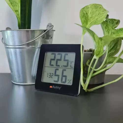 Háttérvilágított LCD – első pillantásra is jól olvasható