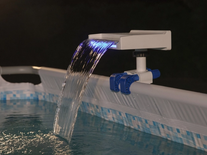 Led világításos medence vízesés