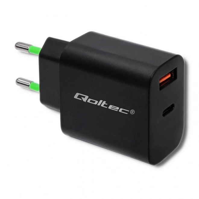 Hálózati töltő USB-C és USB QC 3.0 csatlakozóval