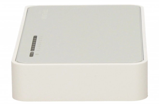 8 port PC-hálózati asztali kapcsoló