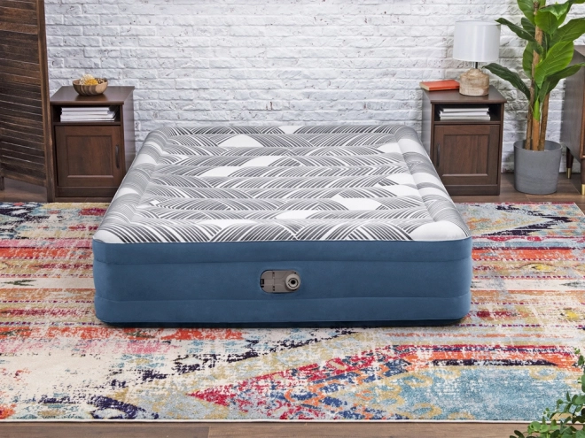 Kényelmes Bestway 2s Queen matrac 203x152x36cm beépített pumpával 6712Y
