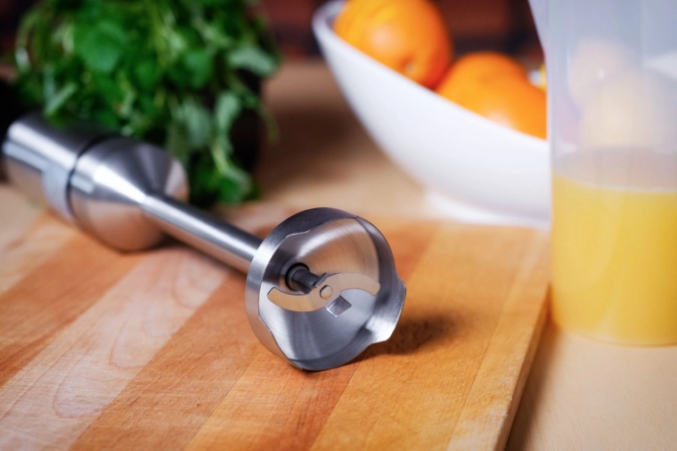 Fém szár és rozsdamentes dupla pengék