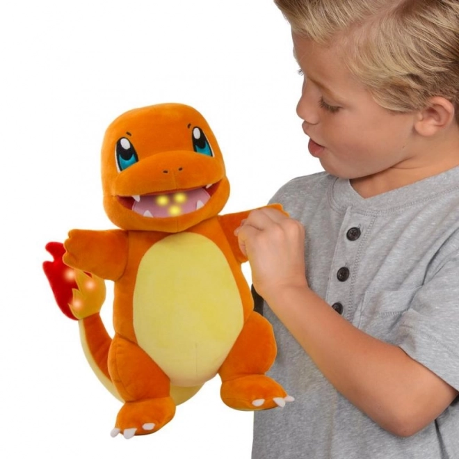 Interaktív Charmander plüss