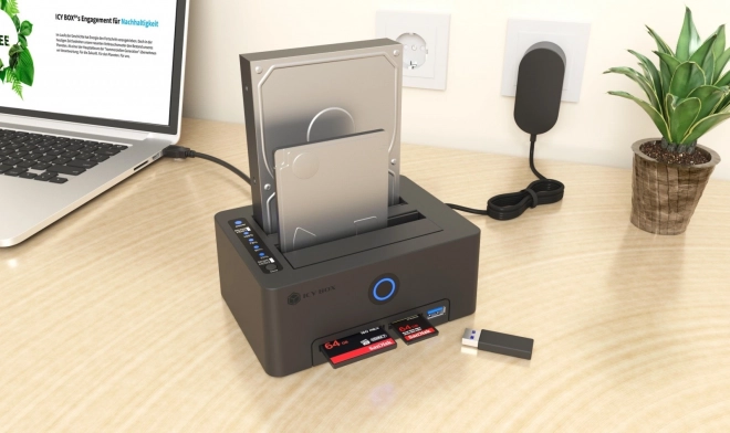 Kártyaolvasó dual dokkoló állomással SSD/HDD-hez