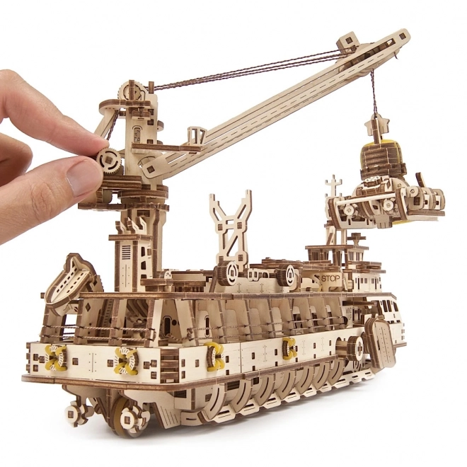 Ugears 3D puzzle Kutató Gőzhajó 575 darabos