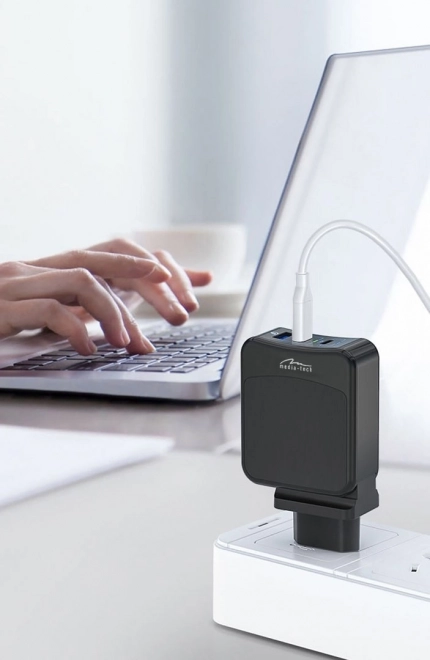 Univerzális USB-C PD 65W tápegység