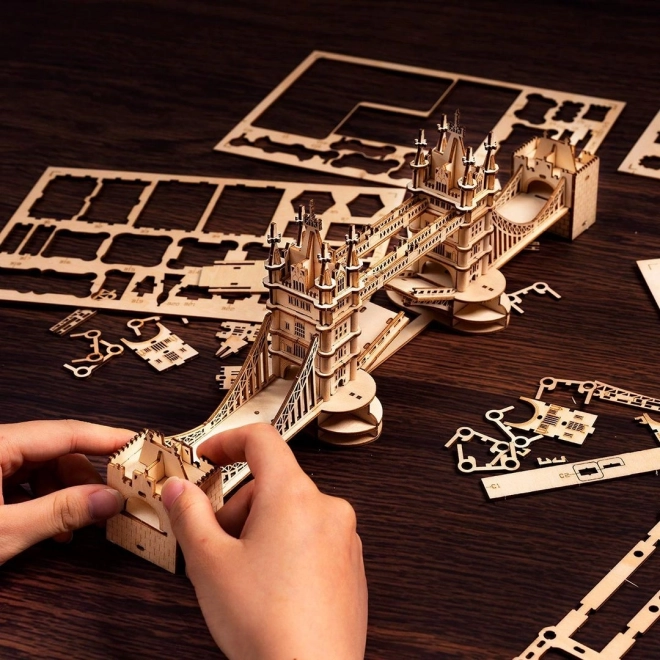 RoboTime fa 3D puzzle Tower Bridge világító
