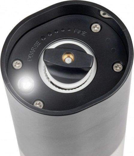 Állítható szemcseméret és LED fény a pontos fűszerezéshez