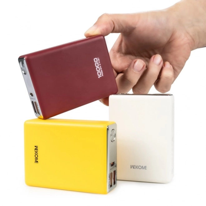 Gyorsan tölthető 10000 mAh powerbank LED kijelzővel