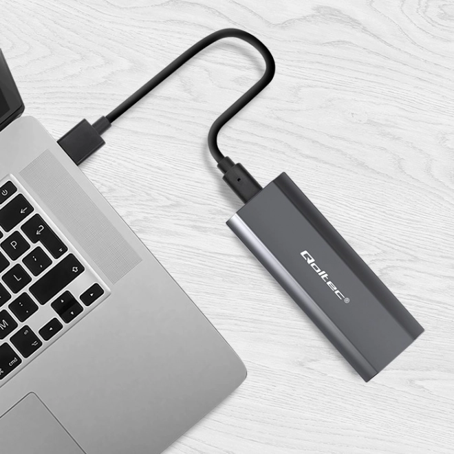 Qoltec hordozható M.2 SSD külső ház - akár 2TB, USB-C, SATA és NVMe támogatás