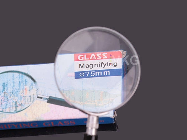 Klasszikus fém nagyító 75 mm