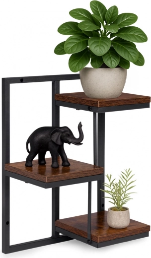 Háromszintes kialakítás az áttekinthető kiállításhoz