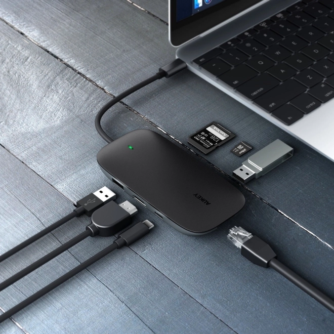 Aukey multifunkcionális alumínium USB-C HUB 8 az 1-ben