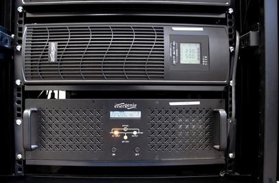 Vészhelyzeti UPS 1200VA 2xC13 2xSchuko