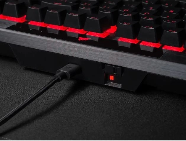 Opcionális-mechanikus CORSAIR K70 RGB Pro billentyűzet fekete PBT billentyűsapkákkal