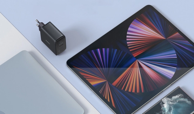 Aukey Omnia II fekete GaN töltő 65W 3xUSB-C/A