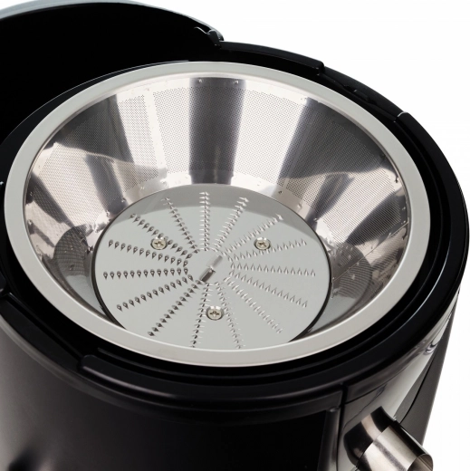 Tiszta lé a rozsdamentes mikrofilternek köszönhetően