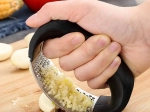 Ergonomikus, rozsdamentes acél fokhagymanyomó