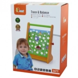 Fából készült labirintus kisautóval