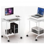 Fehér számítógépasztal