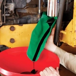 Eszköz olajcseréhez autóban